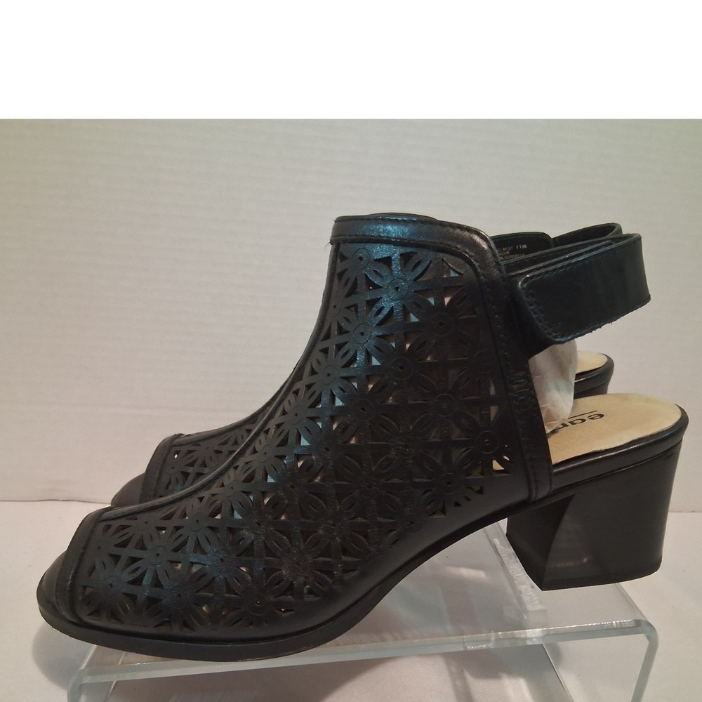 Earth Black Cutout Peep Toe Block Heel Booties Women's Size 11 Ankle Boots